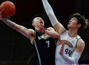 开云体育官网-中国男篮横扫76人,卡鲁索三分雨点燃全场