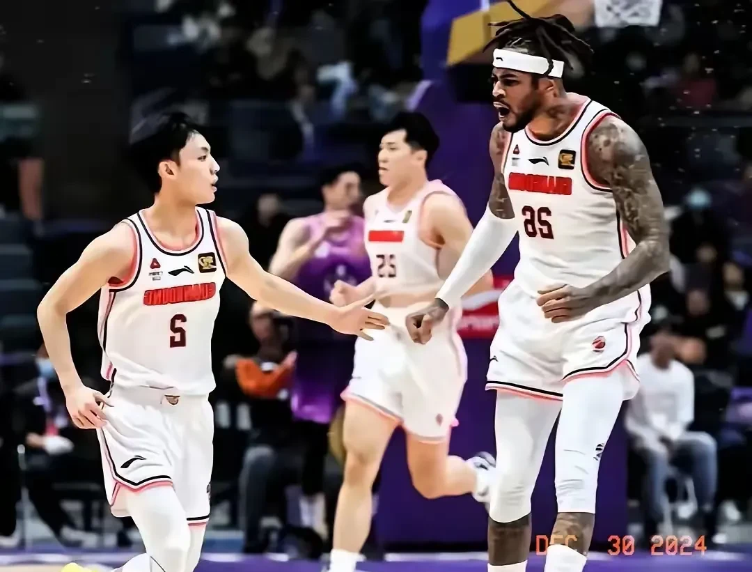 包含中国男篮翻盘波兰男篮，乔治·希尔统治全场的词条