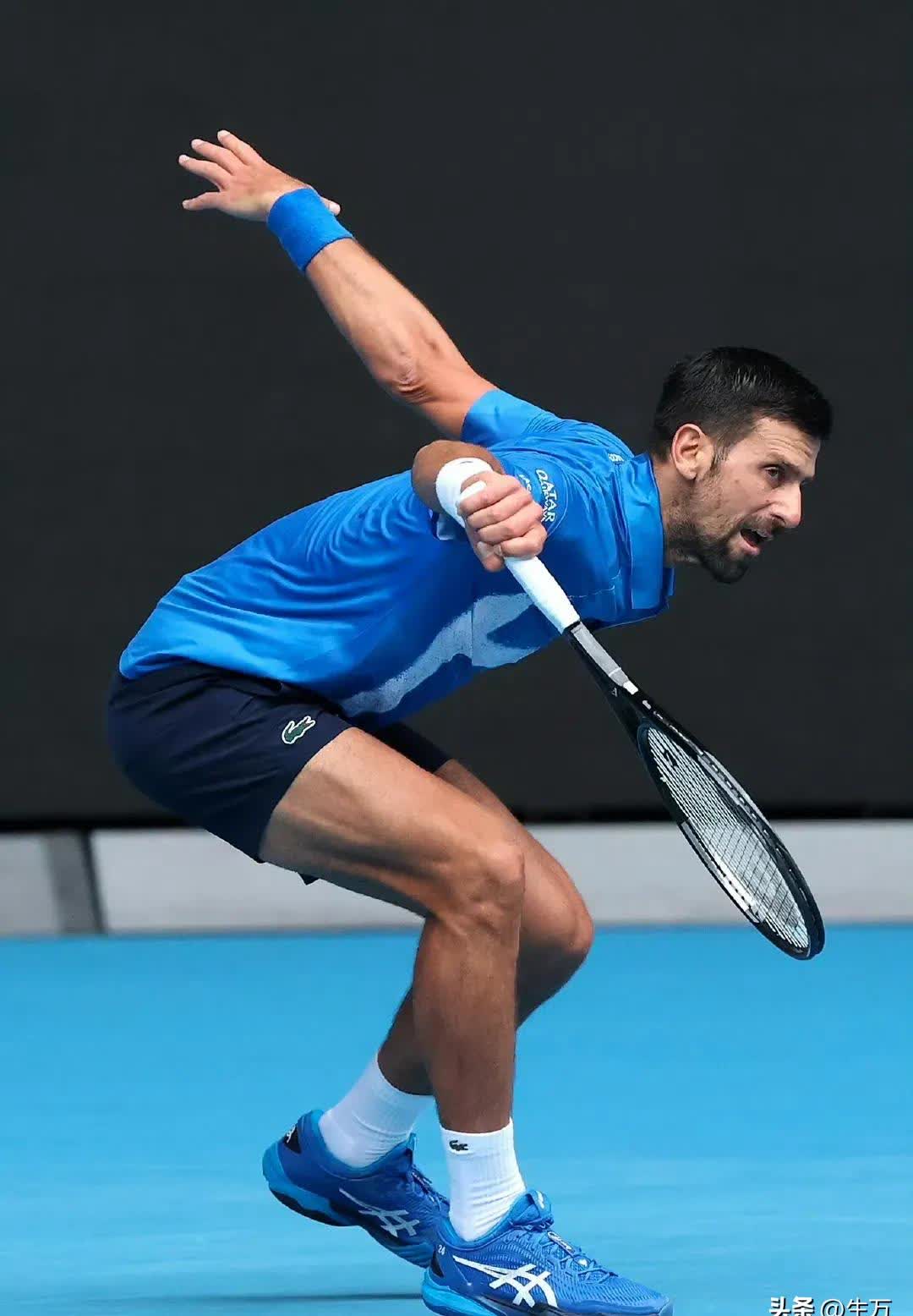 意大利网球队翻盘西班牙网球队，德约科维奇统治全场的简单介绍