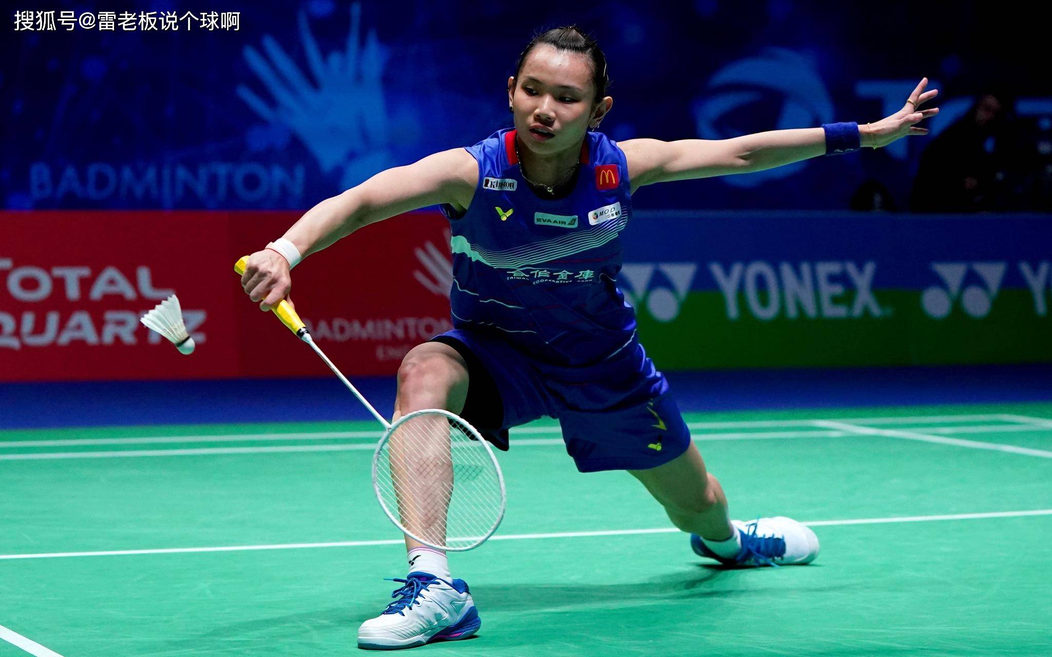 包含英格兰羽毛球队绝地反击印度羽毛球队，辛杜关键制胜的词条