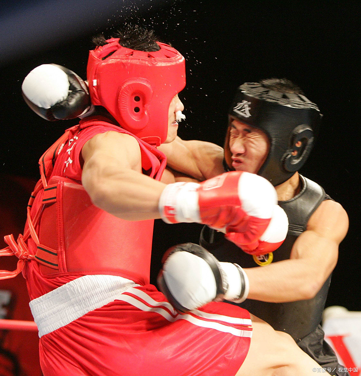 关于激烈对抗让人目不转睛,比赛如此紧凑刺激!的信息 关于激烈对抗让人目不转睛,比赛如此紧凑刺激!的信息