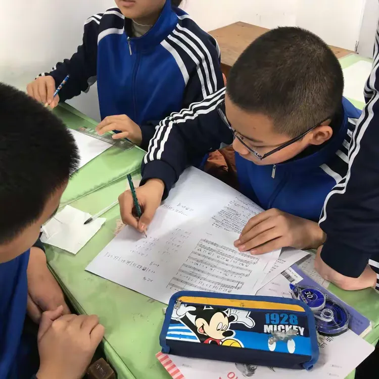 包含集体合作，默契精良，相得益彰的词条