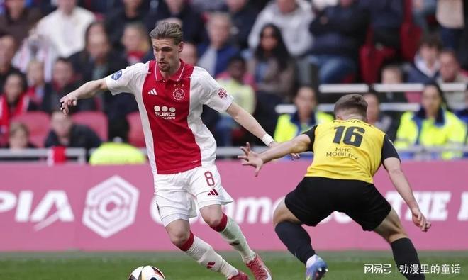 关于阿贾克斯主场告捷，领跑荷甲赛事积分榜的信息