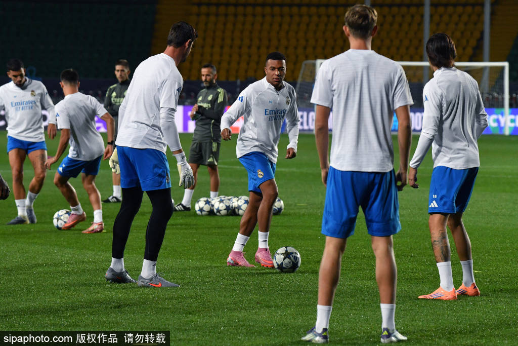 关于布鲁日俱乐部在周日战胜了对手的信息