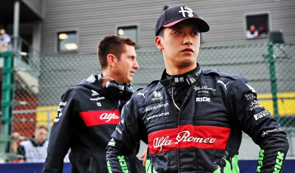 关于红牛二队绝杀索伯车队，周冠宇关键制胜的信息