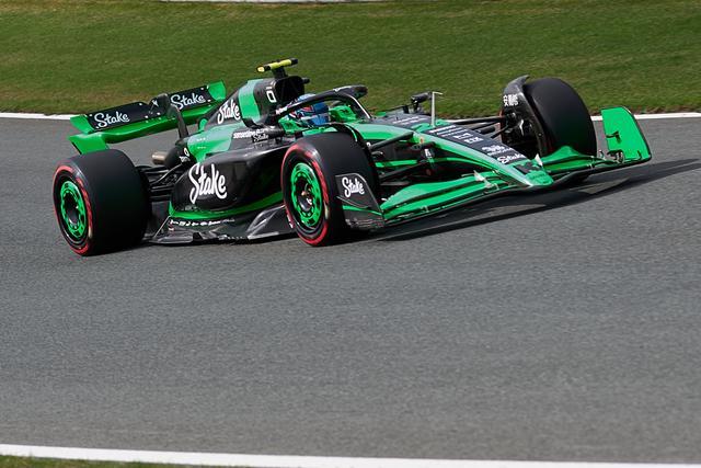 关于红牛二队绝杀索伯车队，周冠宇关键制胜的信息