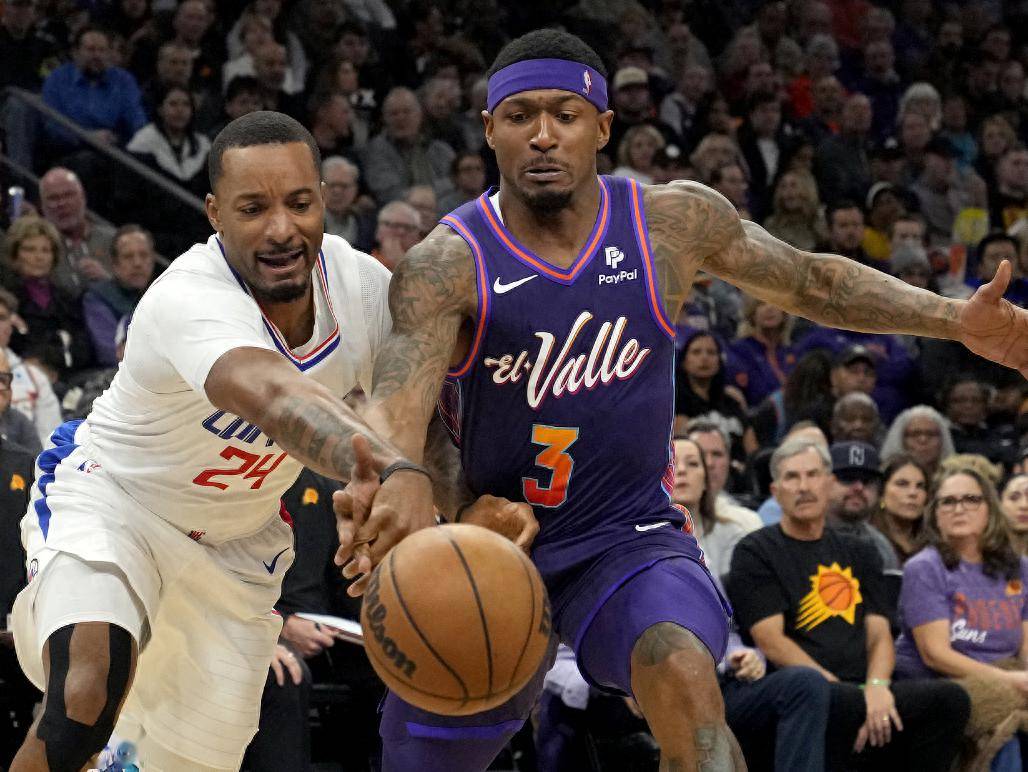 福建队碾压吉林队，布克关键制胜的简单介绍