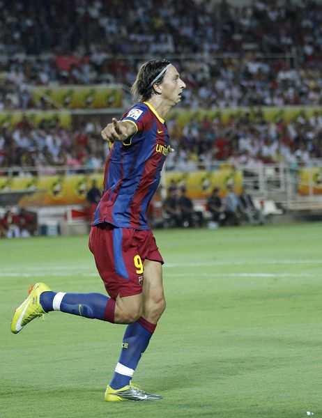 包含曼联逆转塞维利亚，伊布惊艳四座的词条