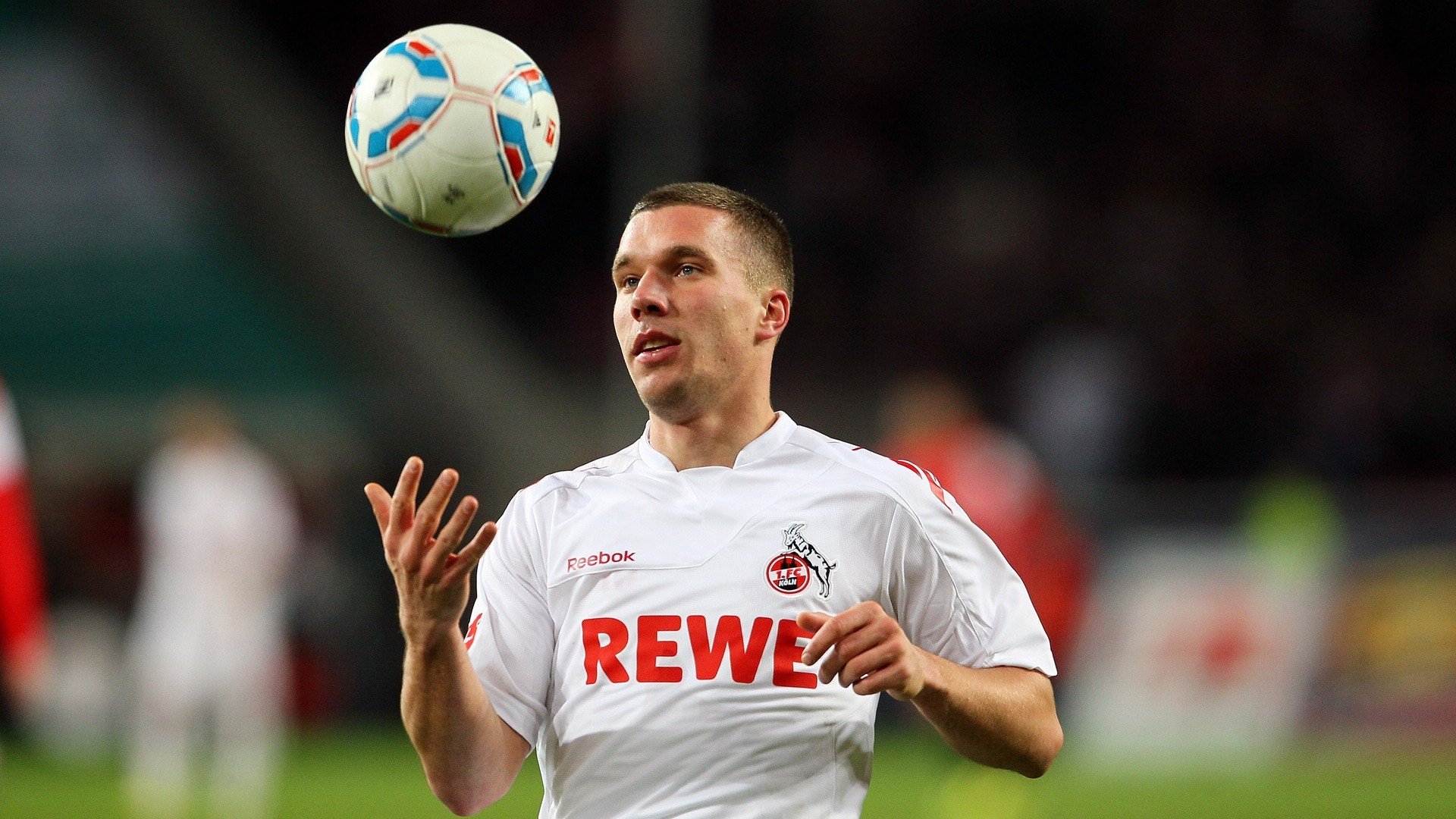 波斯铁骑的北欧硬仗，孔德冠军级表现引领伊朗关键胜利